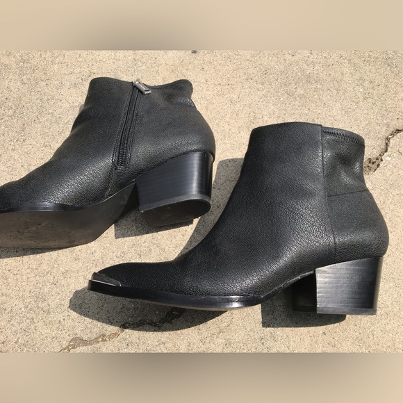 Calvin Klein Jeans Narice Stretch Pebble Booties - Picture 4 of 11